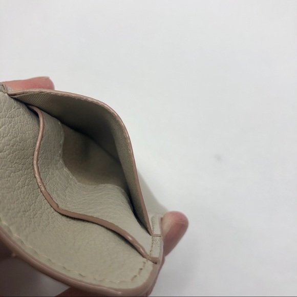 New Brahmin Travel Wallet - Picture 5 of 5